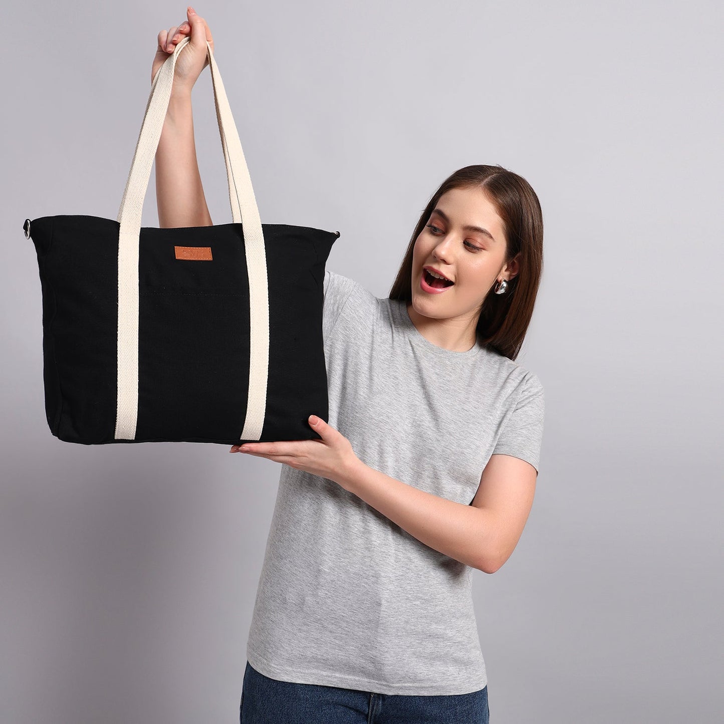 BLACK TOTE BAG