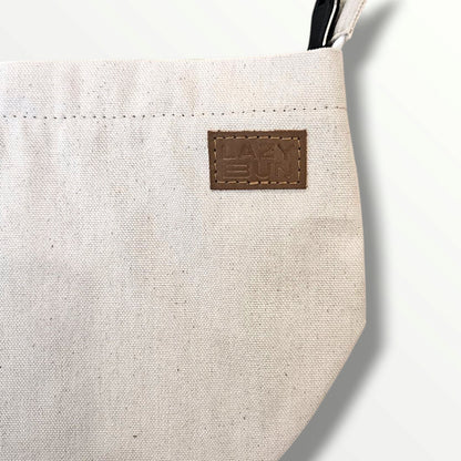 WHITE POUCH ORGANIZER